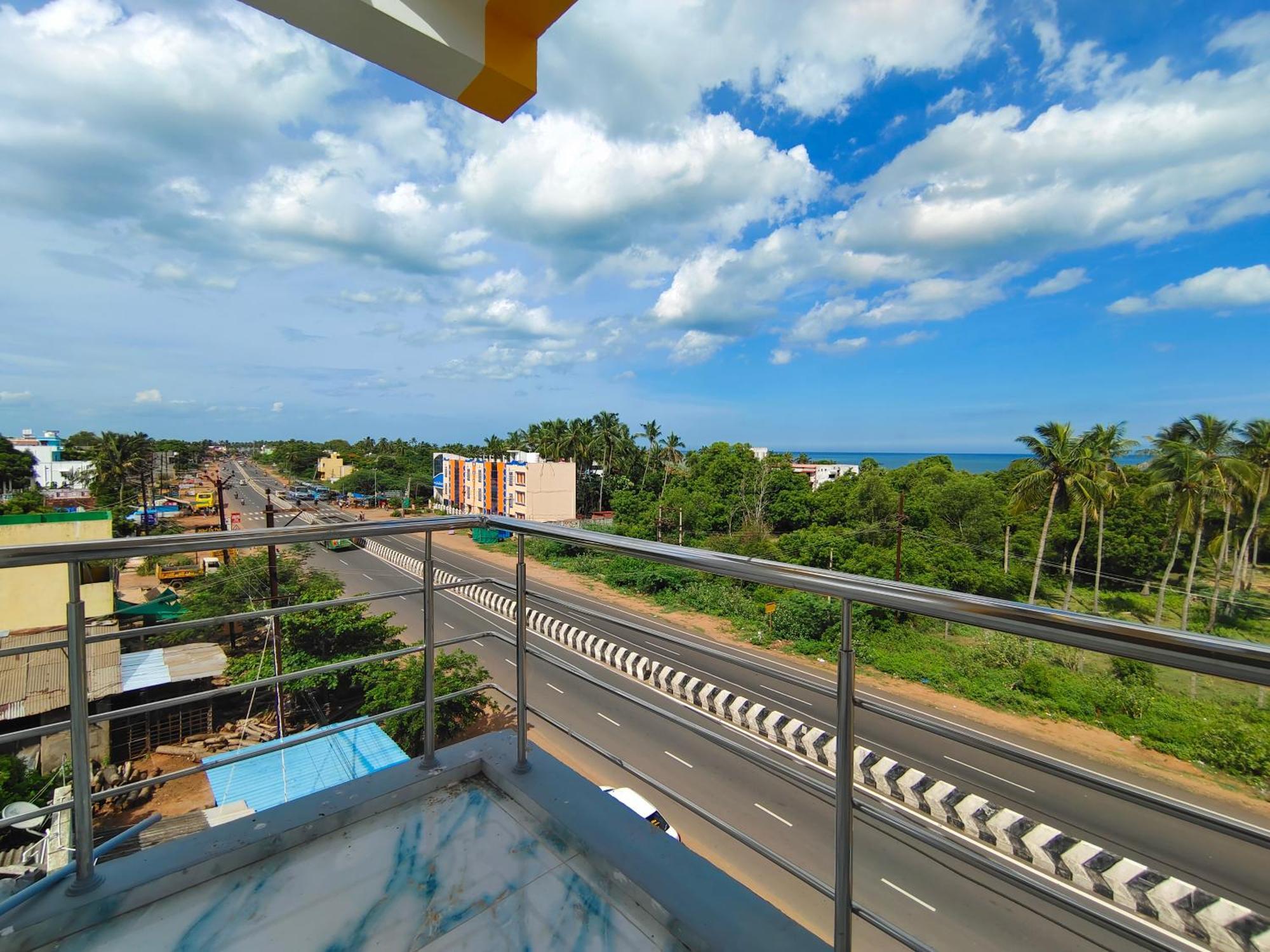 De Lumaa Beachside Stay Puducherry Eksteriør billede